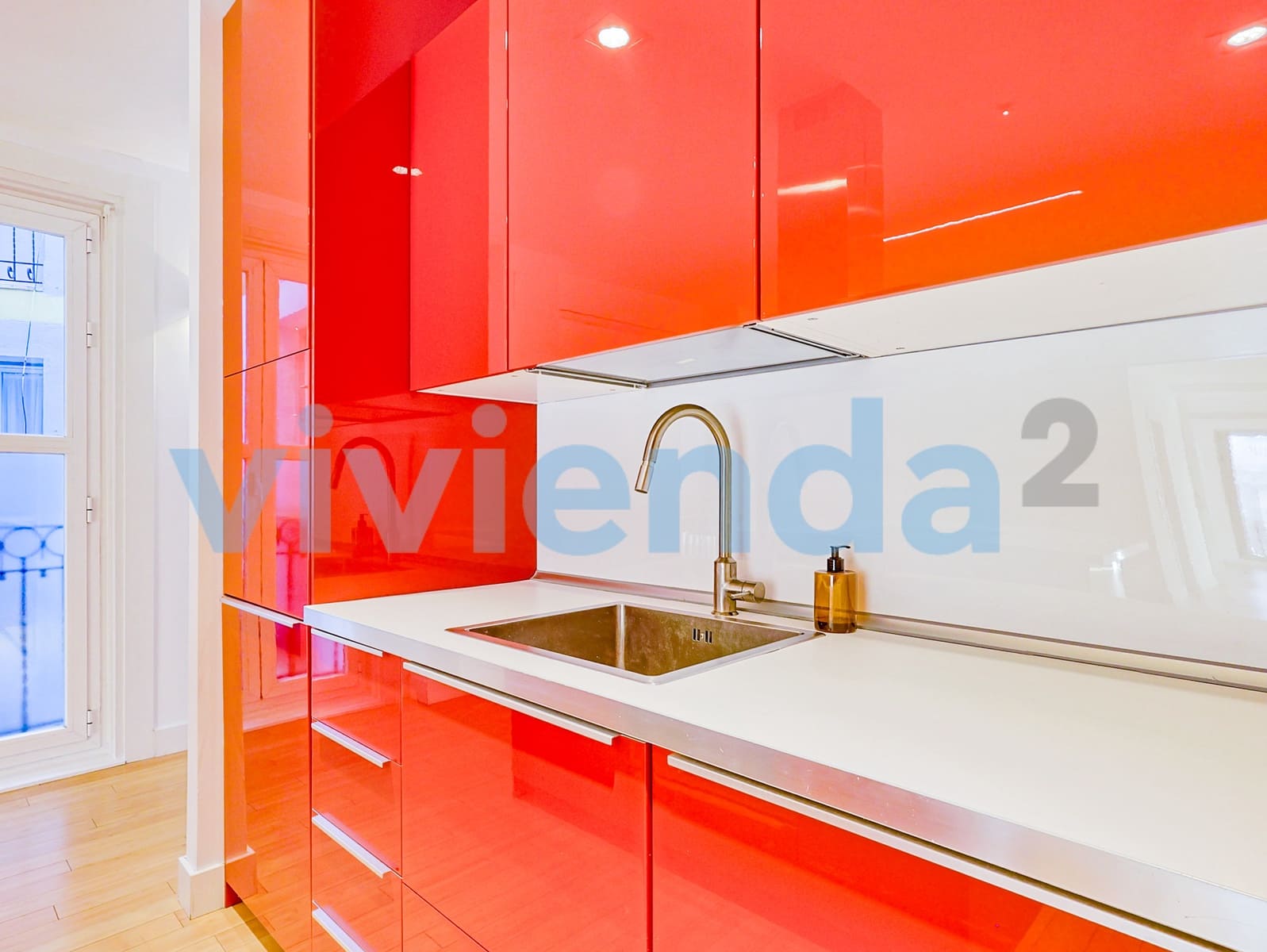 2 slaapkamer Flat te huur in Madrid stad - € 2.000 (Ref: 10048900)