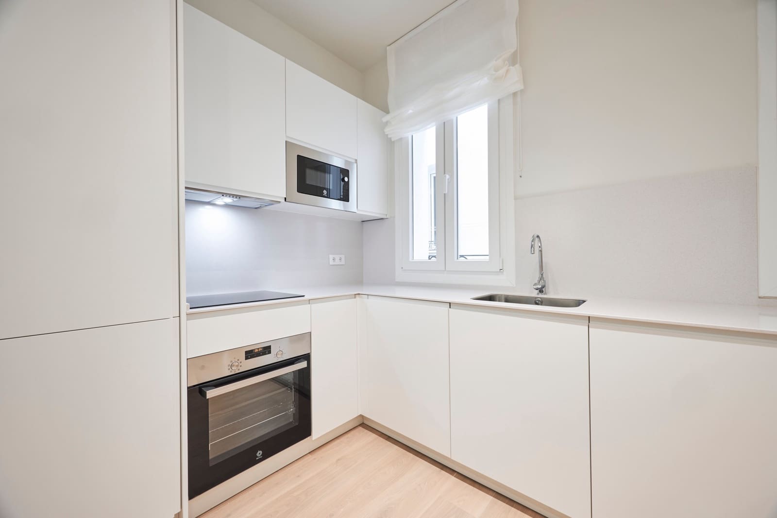 3 sypialnia Mieszkanie do wynajęcia w Miasto Madryt - 1 995 € (Ref: 10054859)