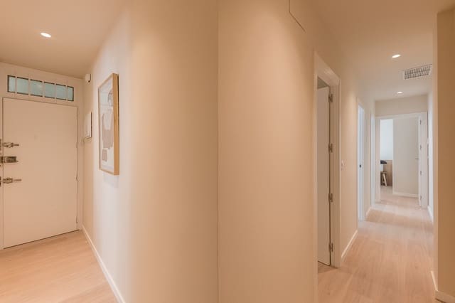 3 soveværelse Lejlighed til leje i Cuatro Caminos, Madrid by - € 1.895 (Ref: 10054861)