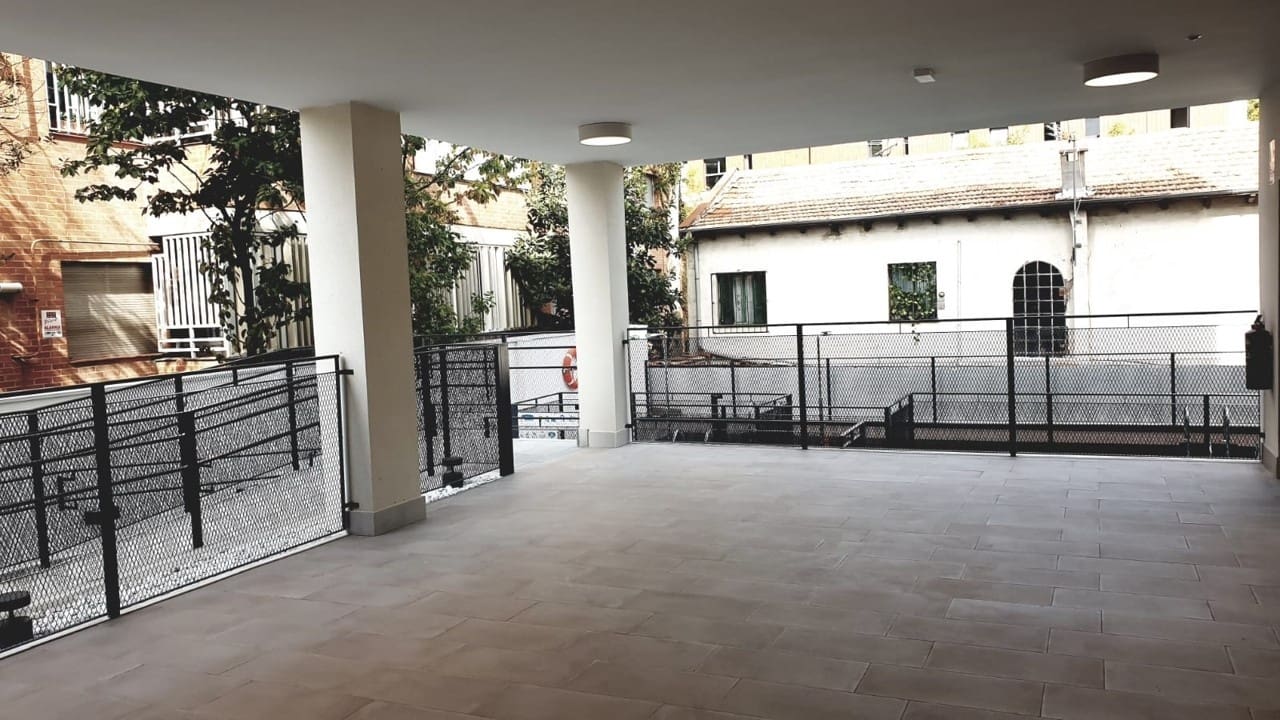 1 bedroom Flat for rent in Madrid city with pool garage - € 1,700 (Ref: 10054863)