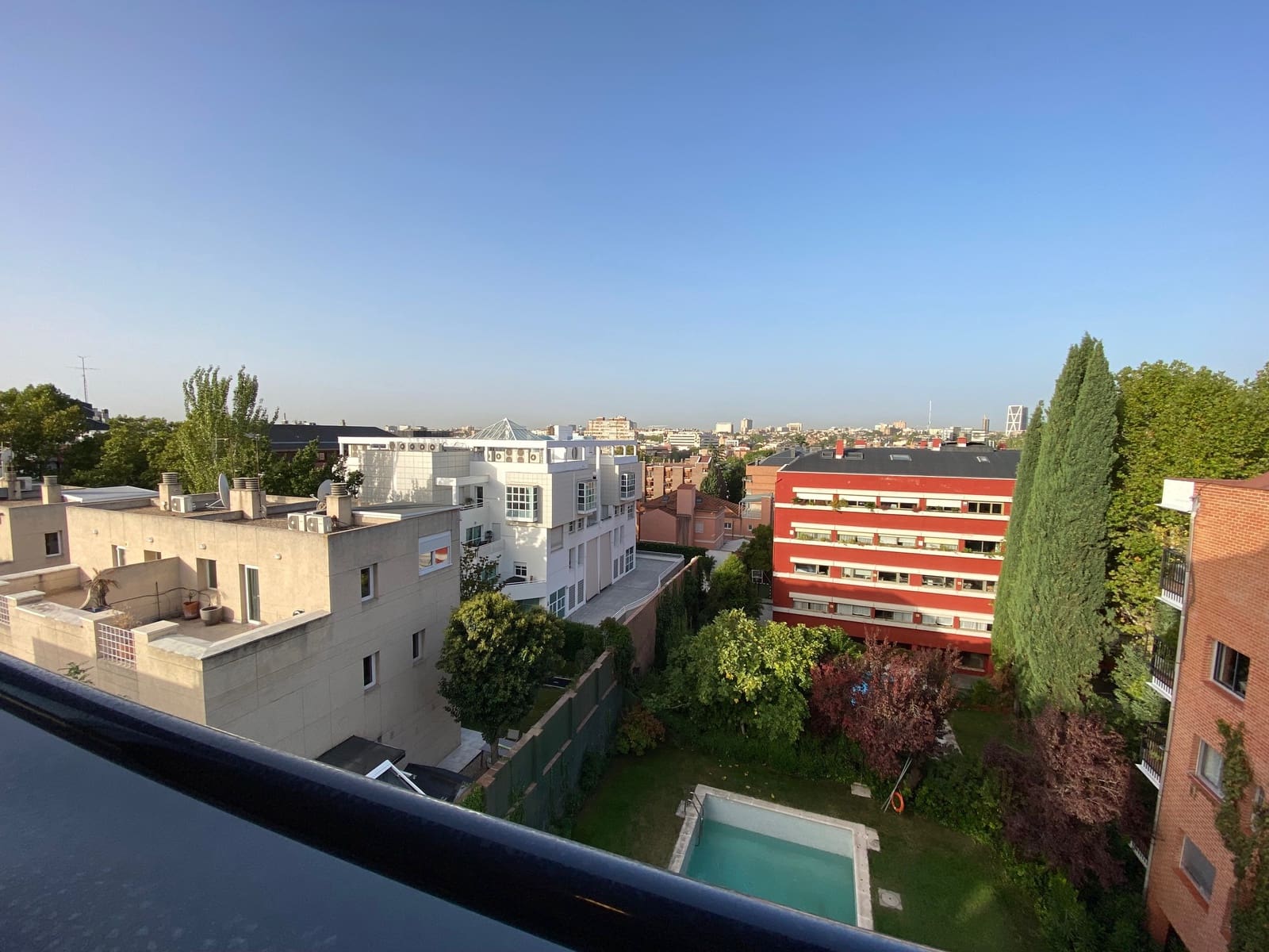 1 bedroom Flat for rent in Madrid city with pool garage - € 1,700 (Ref: 10054863)