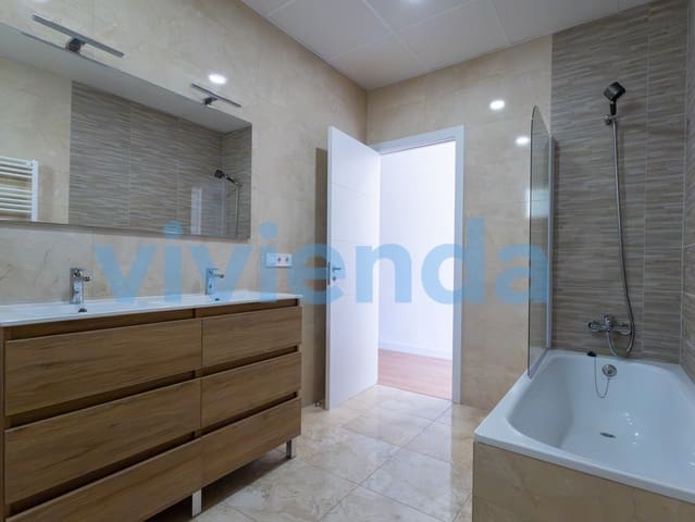 Ático de 4 habitaciones en Hispanoamérica, Madrid ciudad en venta - 1.243.900 € (Ref: 10063917)