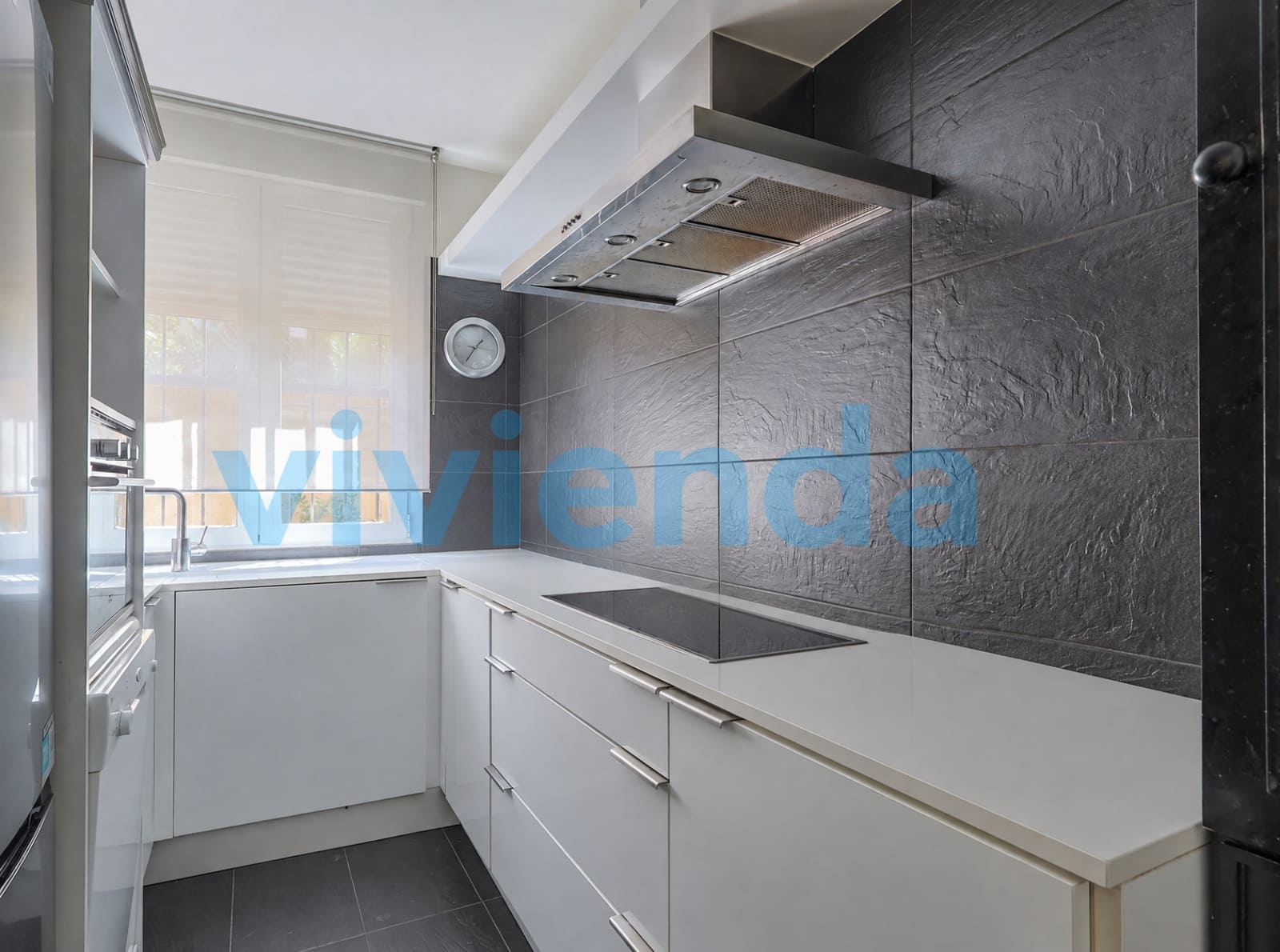 2 bedroom Flat for sale in Madrid city with pool garage - € 550,000 (Ref: 10067234)