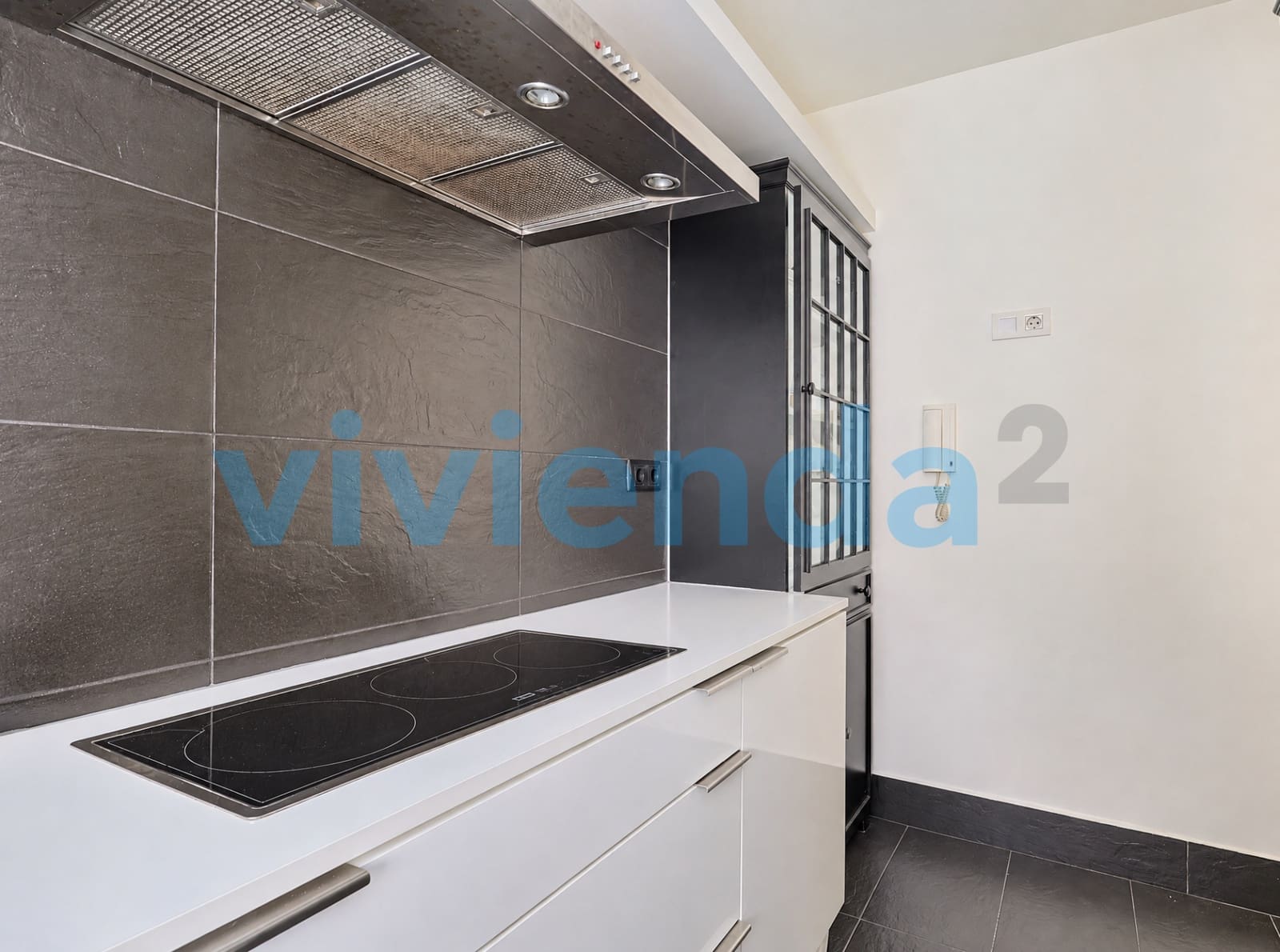 2 bedroom Flat for sale in Madrid city with pool garage - € 550,000 (Ref: 10067234)