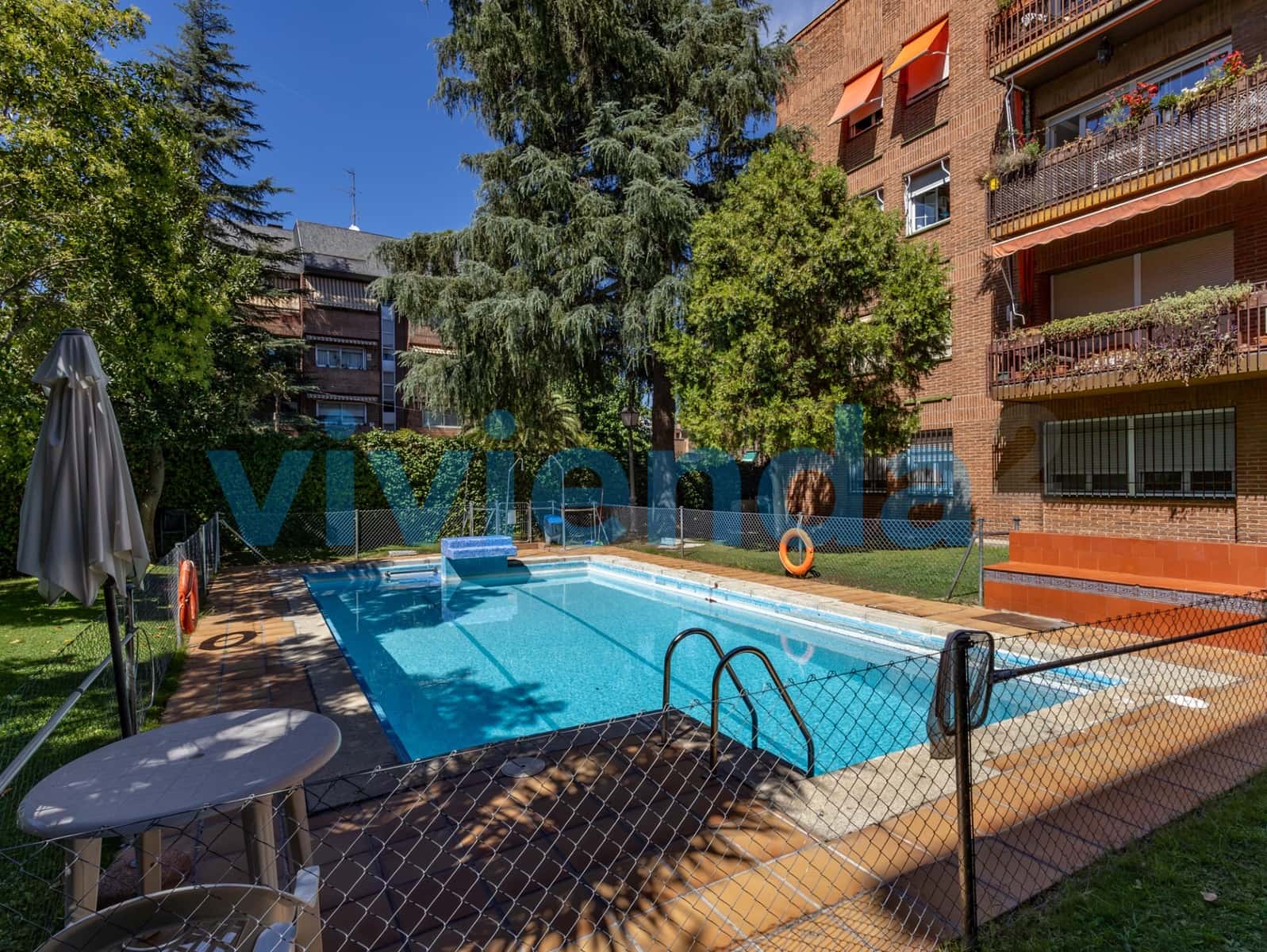 2 bedroom Flat for sale in Madrid city with pool garage - € 550,000 (Ref: 10067234)