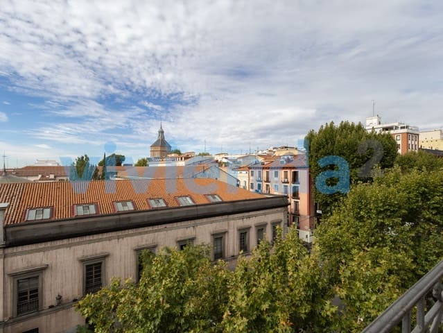 3 slaapkamer Flat te koop in Cortes, Madrid stad - € 1.244.000 (Ref: 10070426)