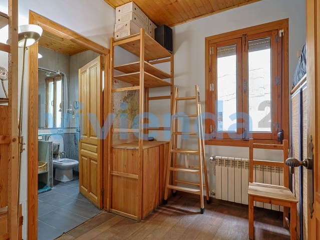 3 slaapkamer Flat te koop in Cortes, Madrid stad - € 1.244.000 (Ref: 10070426)