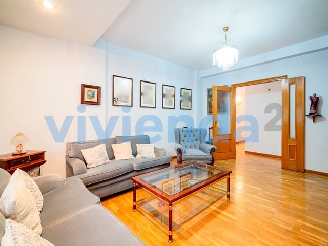 3 sovrum Lägenhet att hyra i Pacífico, Madrid stad - 1 650 € (Ref: 10080577)
