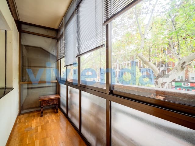 3 sovrum Lägenhet att hyra i Pacífico, Madrid stad - 1 650 € (Ref: 10080577)