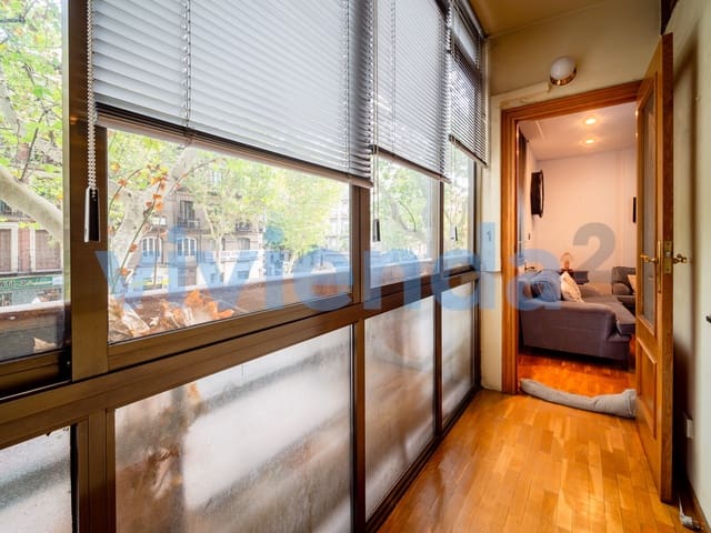 3 sovrum Lägenhet att hyra i Pacífico, Madrid stad - 1 650 € (Ref: 10080577)
