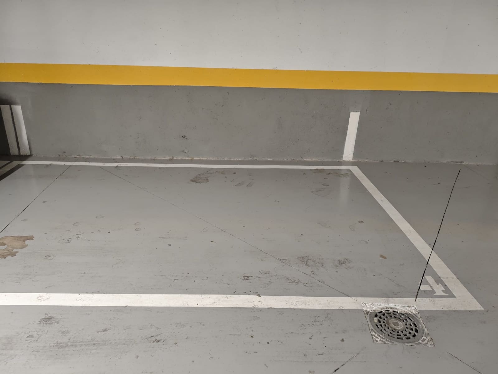 Garage à louer à Madrid ville - 150 € (Ref: 10097581)