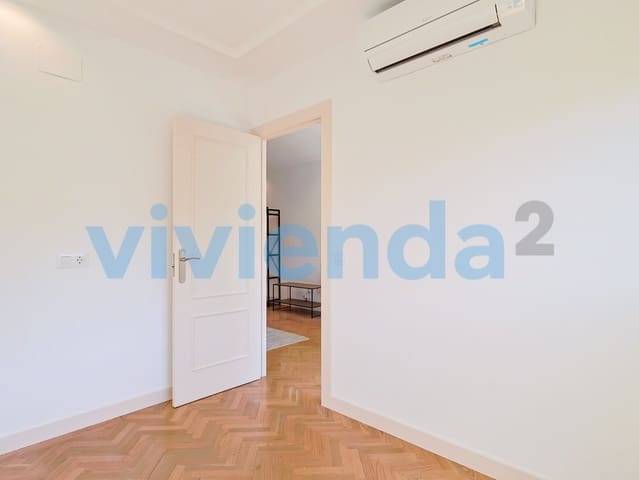 2 slaapkamer Flat te huur in Rios Rosas, Madrid stad met garage - € 1.900 (Ref: 10099776)