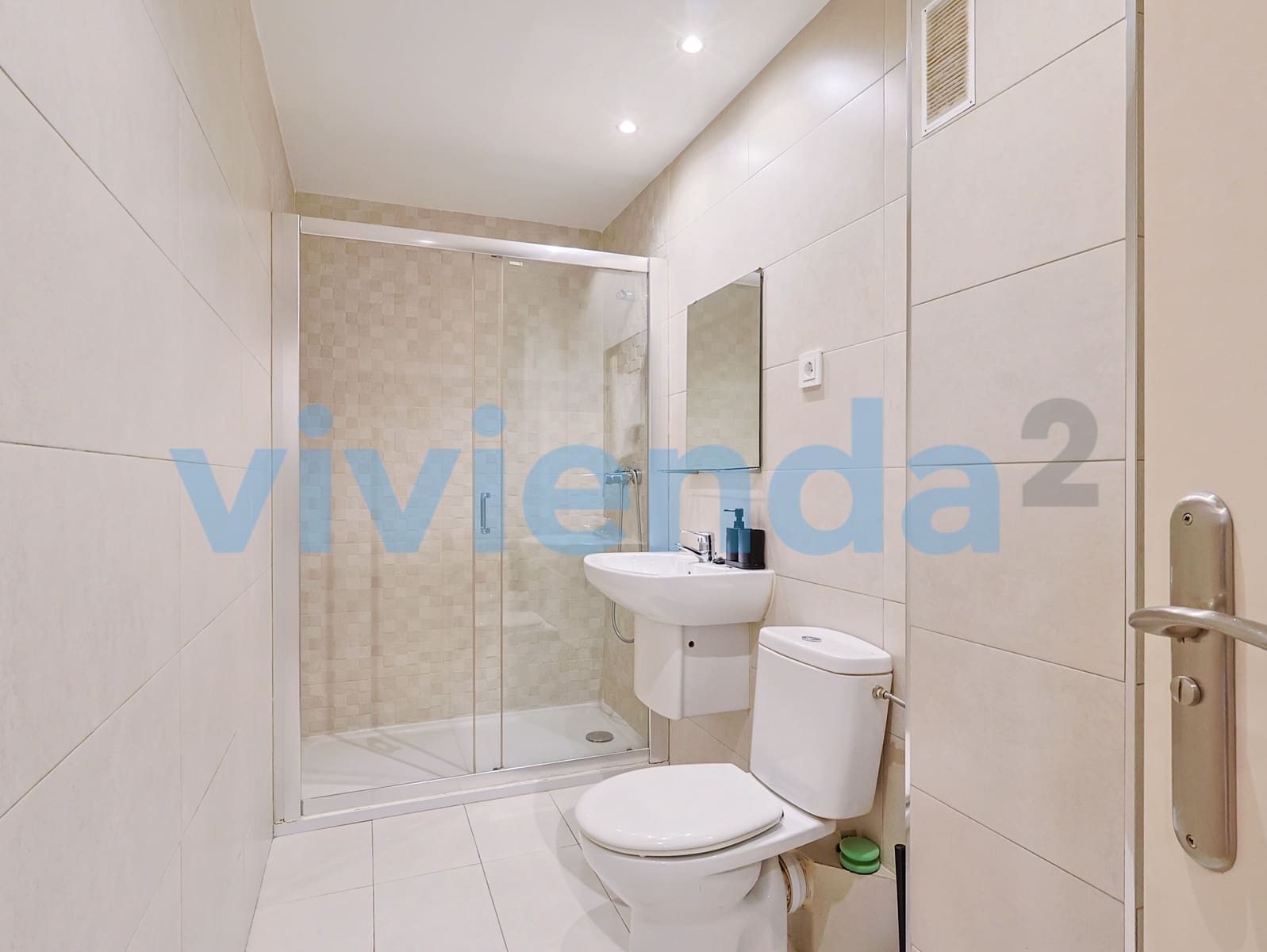 2 slaapkamer Flat te huur in Madrid stad met garage - € 1.900 (Ref: 10099776)