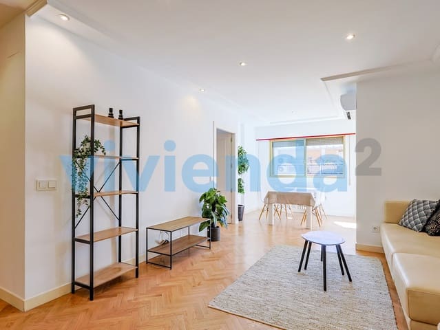 2 slaapkamer Flat te huur in Rios Rosas, Madrid stad met garage - € 1.900 (Ref: 10099776)