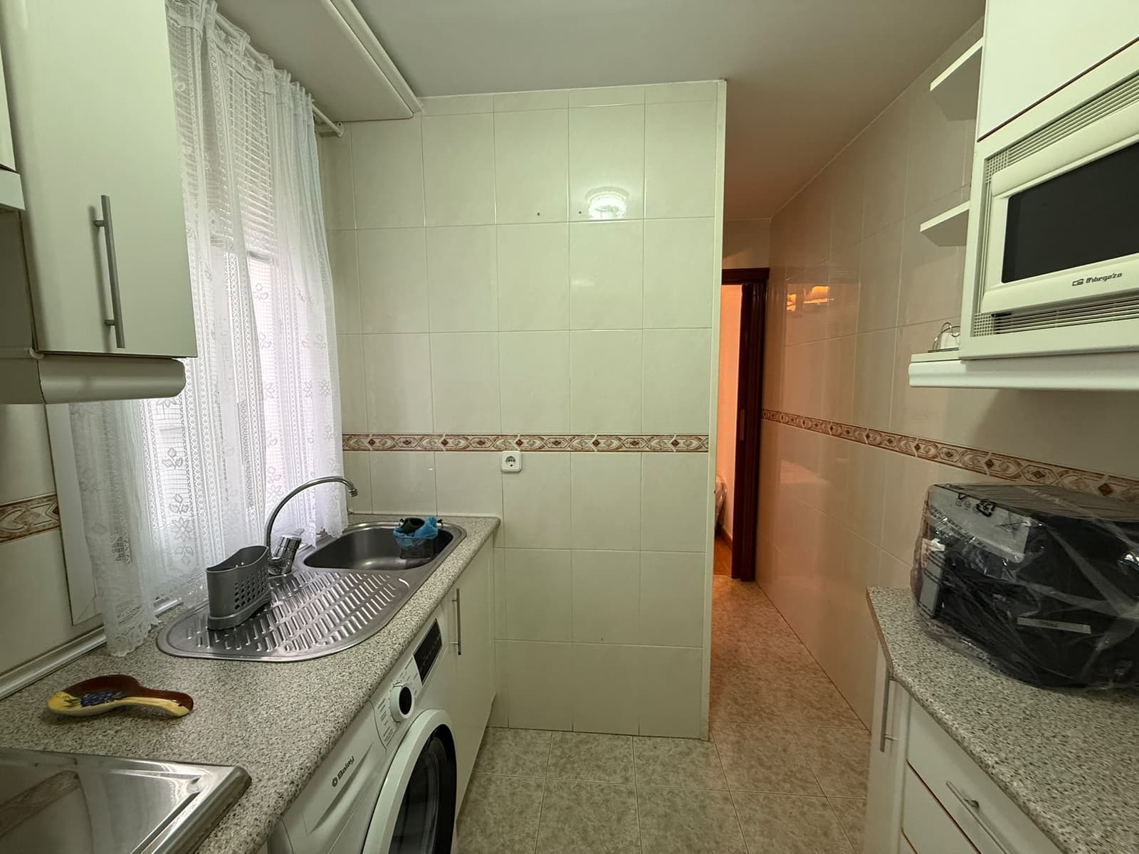 Piso de 2 habitaciones en Madrid ciudad en alquiler - 1.050 € (Ref: 10101903)