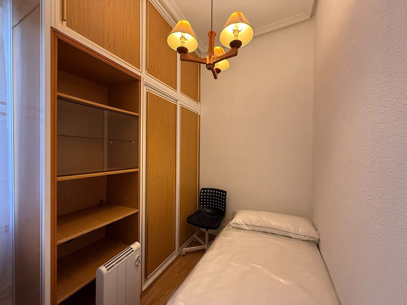 Piso de 2 habitaciones en Madrid ciudad en alquiler - 1.050 € (Ref: 10101903)