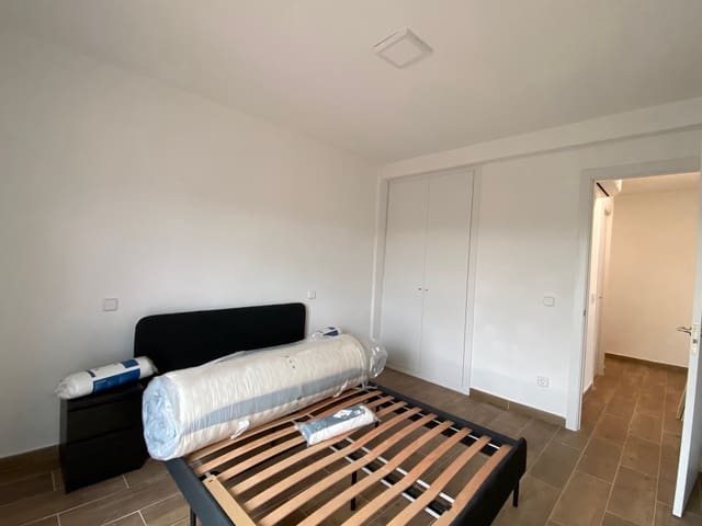 Appartement de 1 chambre à louer à Pinar del Rey, Madrid ville - 926 € (Ref: 10115526)