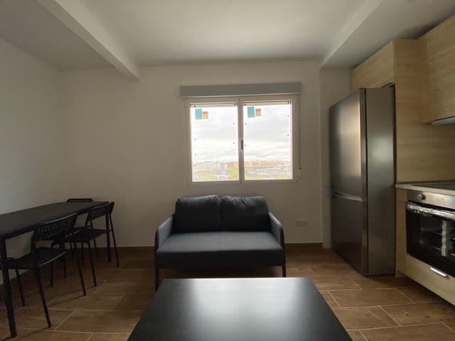 Appartement de 1 chambre à louer à Pinar del Rey, Madrid ville - 926 € (Ref: 10115526)
