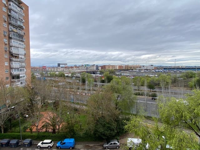 Appartement de 1 chambre à louer à Pinar del Rey, Madrid ville - 926 € (Ref: 10115526)