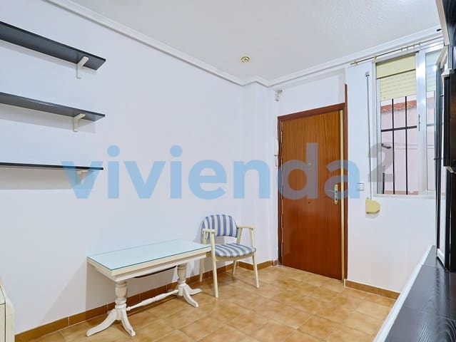2 sovrum Lägenhet till salu i Pacífico, Madrid stad med pool - 262 900 € (Ref: 10131342)