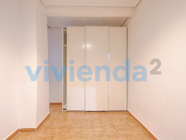 2 sovrum Lägenhet till salu i Pacífico, Madrid stad med pool - 262 900 € (Ref: 10131342)