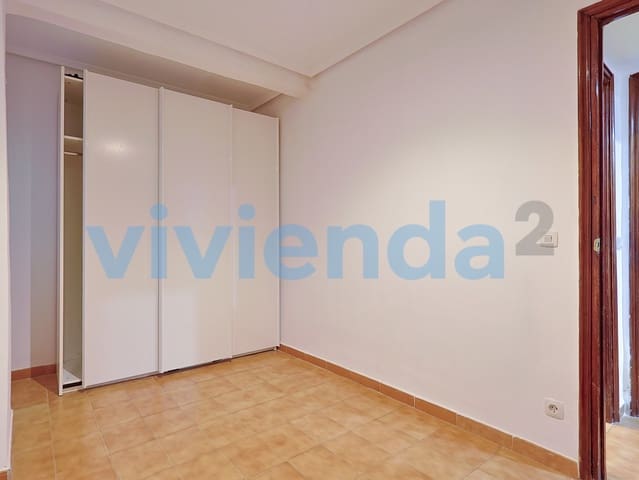 2 sovrum Lägenhet till salu i Pacífico, Madrid stad med pool - 262 900 € (Ref: 10131342)