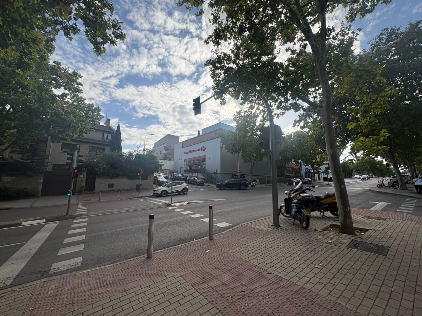 Bedrijf te huur in Madrid stad - € 2.500 (Ref: 10141829)