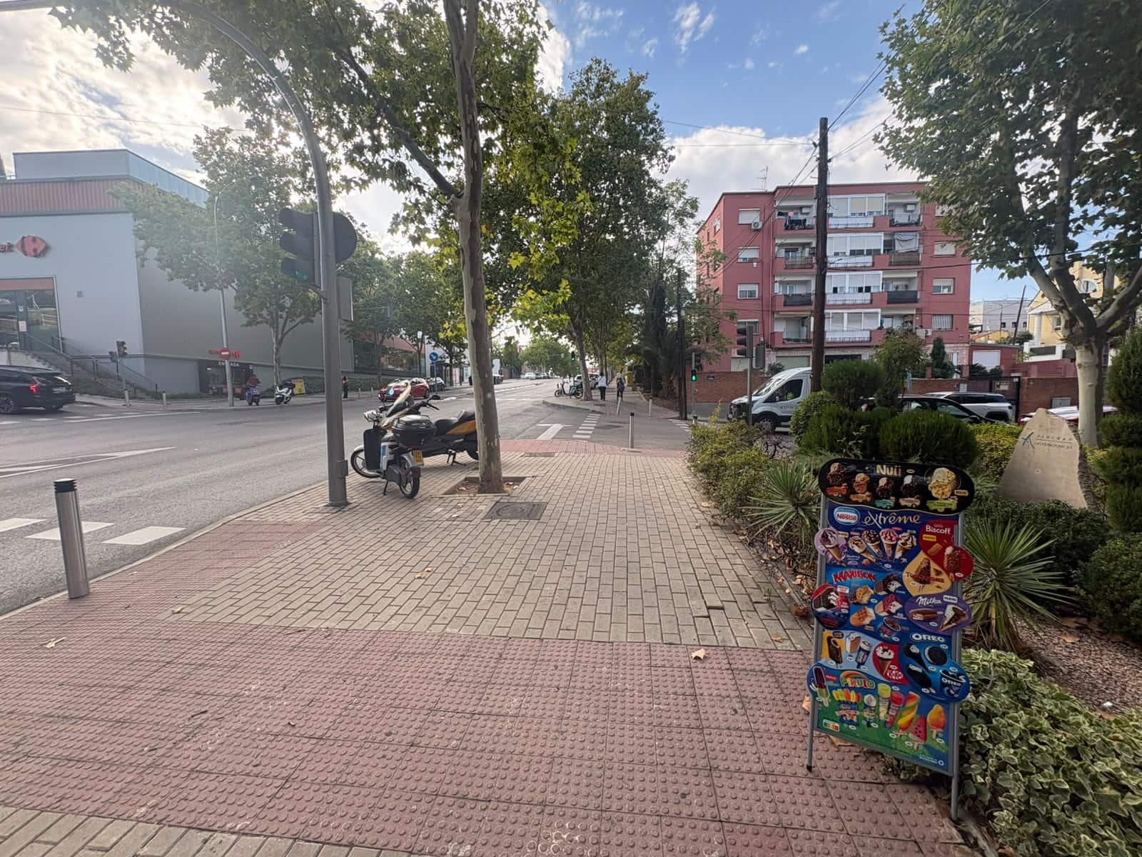 Bedrijf te huur in Madrid stad - € 2.500 (Ref: 10141829)