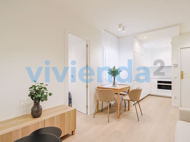 3 sovrum Lägenhet att hyra i Embajadores, Madrid stad - 1 975 € (Ref: 10154850)