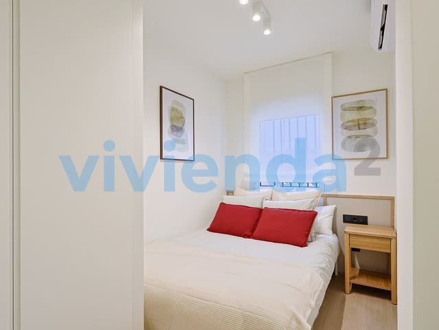 3 sovrum Lägenhet att hyra i Embajadores, Madrid stad - 1 975 € (Ref: 10154850)