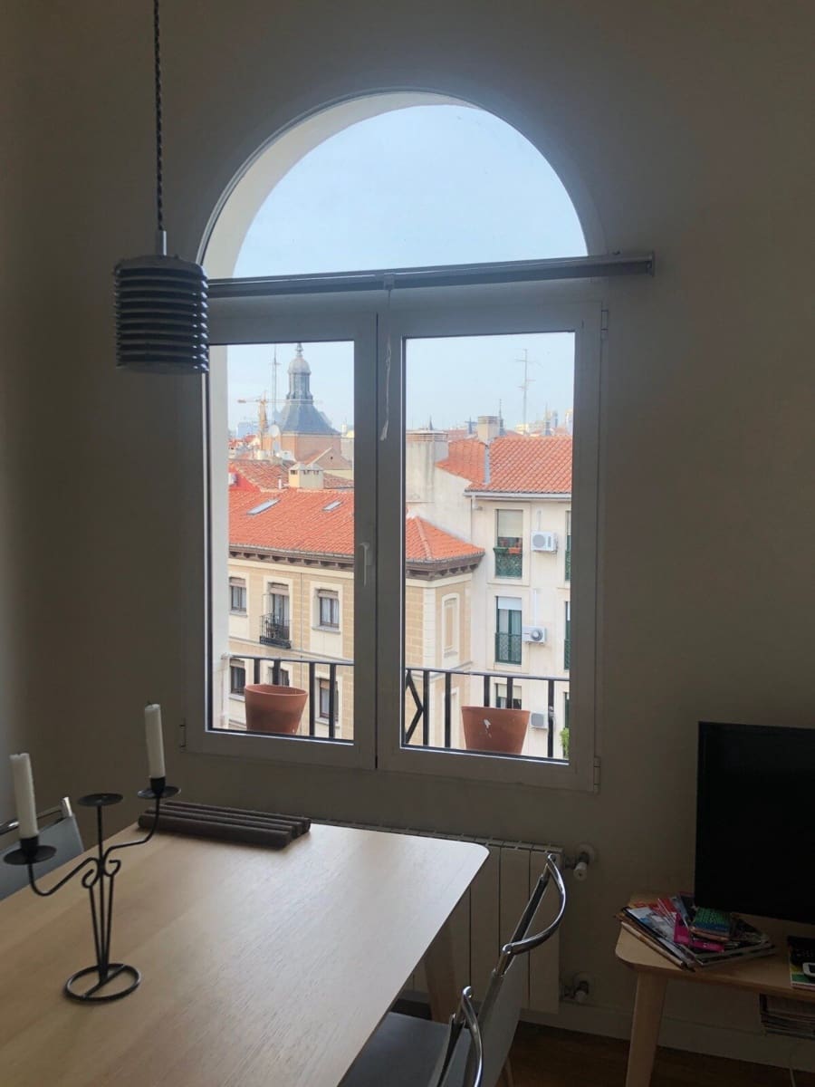 2 soveværelse Lejlighed til leje i Madrid by - € 1.100 (Ref: 10157490)