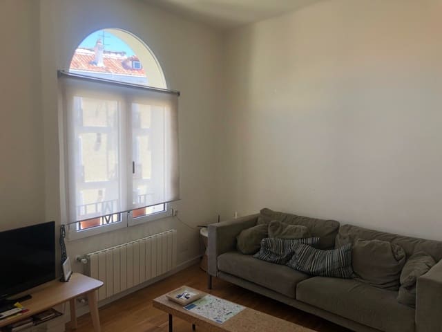 2 soveværelse Lejlighed til leje i Palacio, Madrid by - € 1.100 (Ref: 10157490)