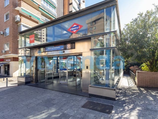 4 bedroom Flat for sale in Costillares, Madrid city with pool - € 995,000 (Ref: 10173208)