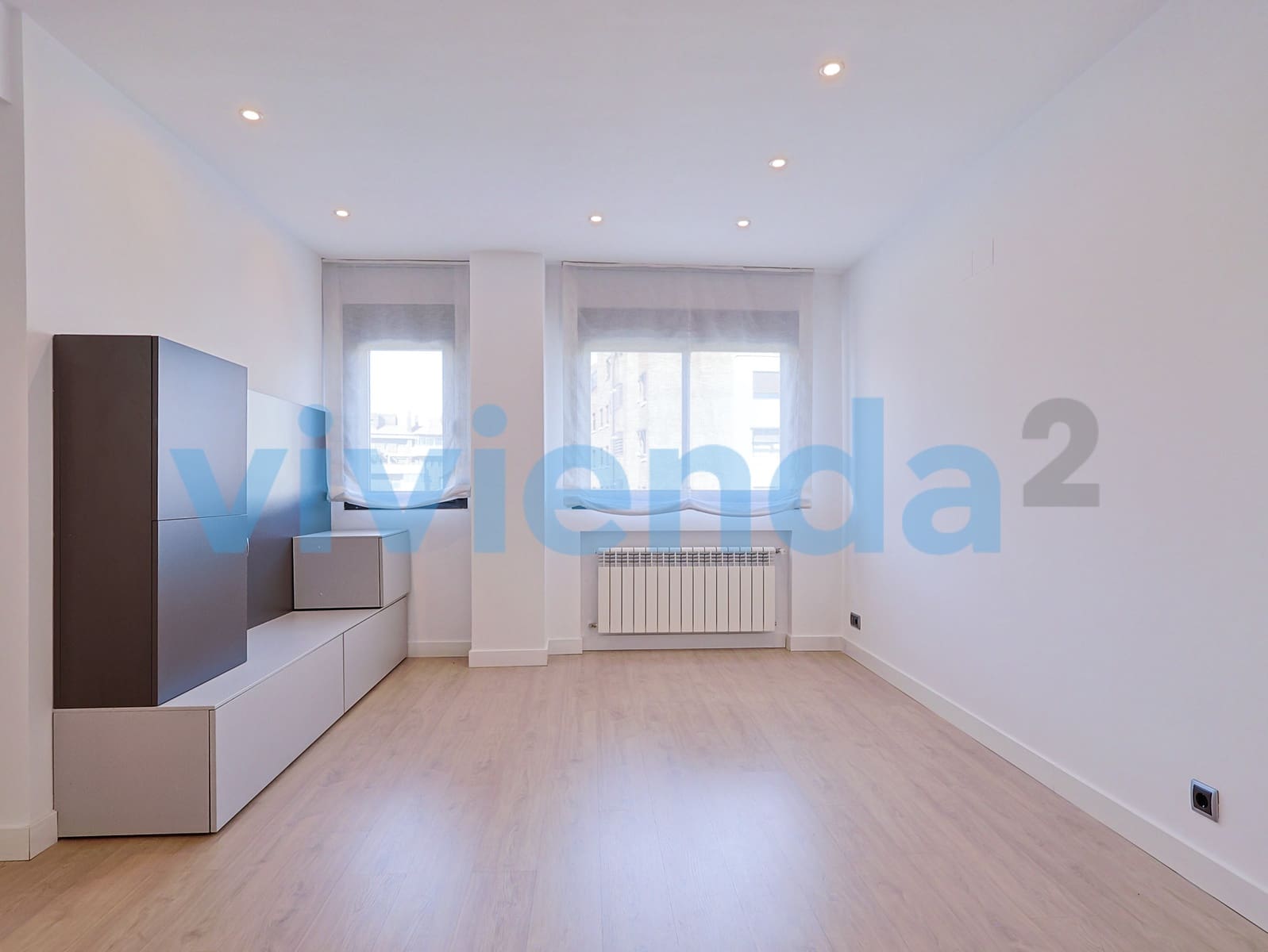 2 soverom Leilighet til leie i Madrid by med svømmebasseng garasje - € 1 650 (Ref: 10173209)