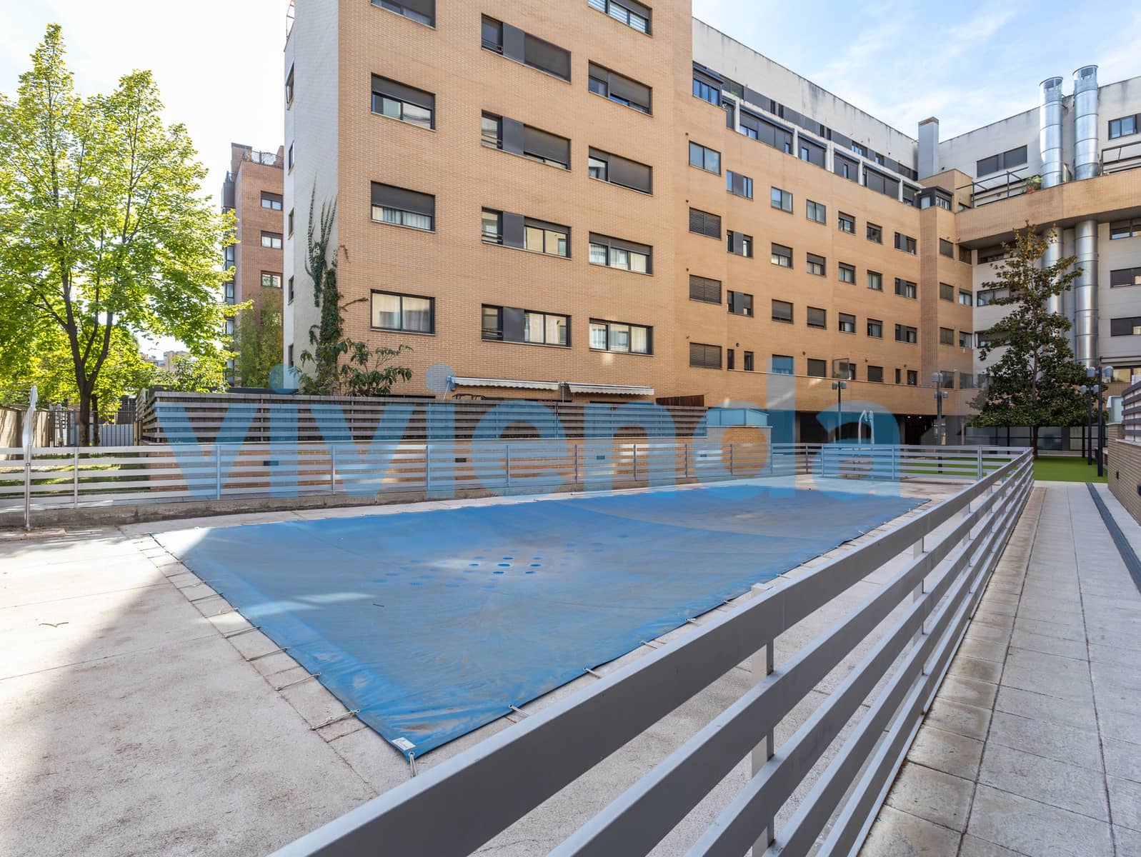 2 soverom Leilighet til leie i Madrid by med svømmebasseng garasje - € 1 650 (Ref: 10173209)