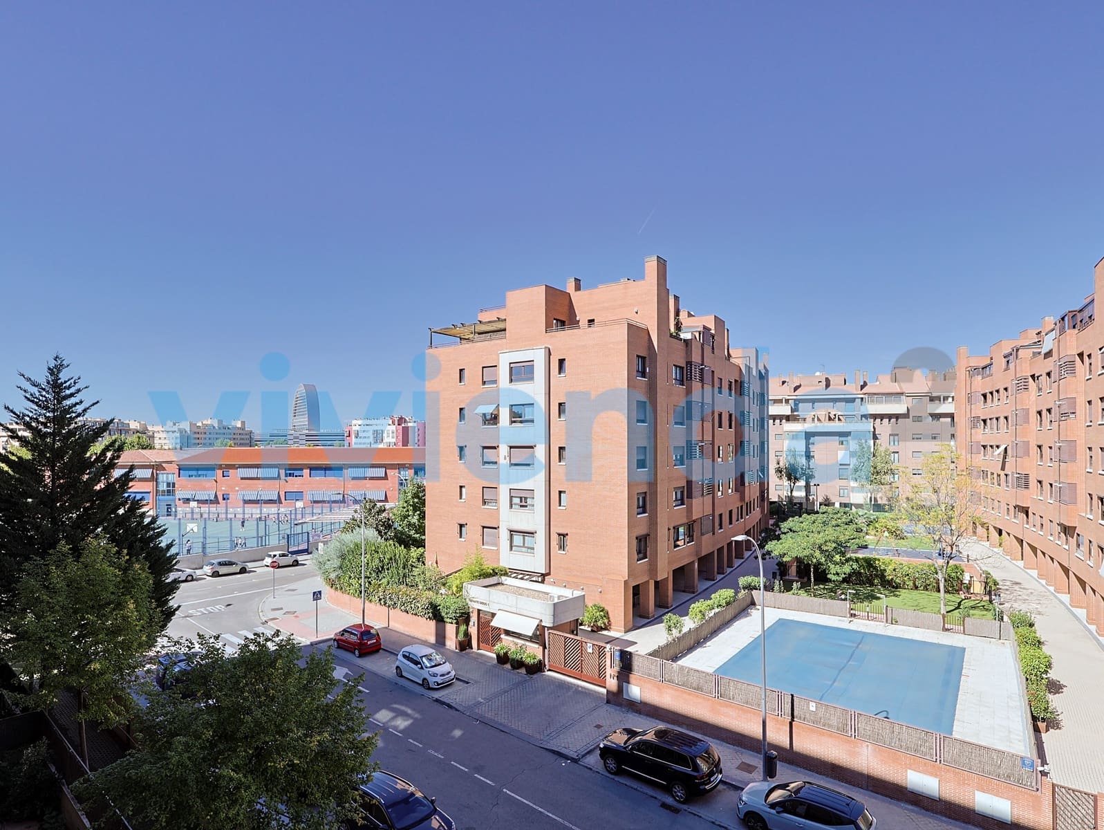 2 soverom Leilighet til leie i Madrid by med svømmebasseng garasje - € 1 650 (Ref: 10173209)