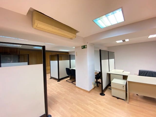 1 bedroom Office for rent in Rios Rosas, Madrid city - € 1,200 (Ref: 10176915)