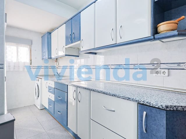 3 soveværelse Lejlighed til salg i Simancas, Madrid by med garage - € 432.000 (Ref: 10180024)