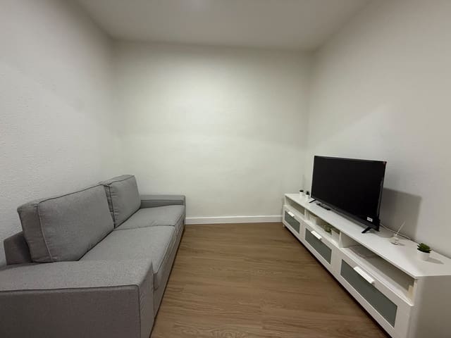 2 soverom Leilighet til leie i Universidad, Madrid by - € 1 250 (Ref: 10180028)