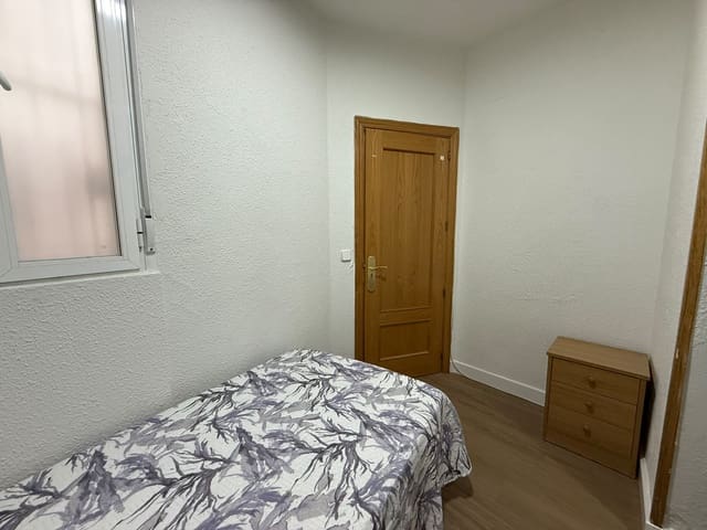 2 soverom Leilighet til leie i Universidad, Madrid by - € 1 250 (Ref: 10180028)