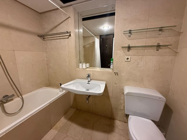Studio te huur in Castellana, Madrid stad - € 1.175 (Ref: 10180029)