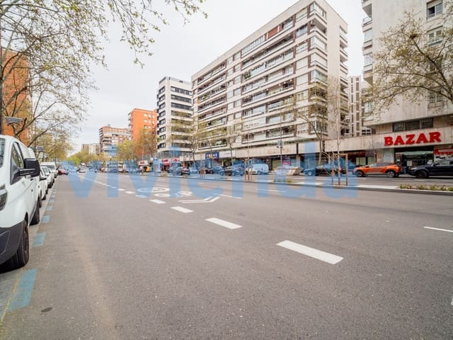 Garage for sale in Ciudad Jardín, Madrid city - € 52,500 (Ref: 7482952)