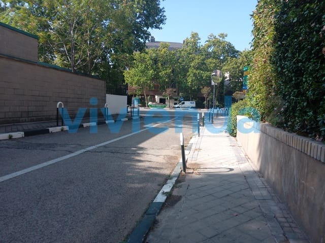 Garage for sale in Castilla, Madrid city - € 40,000 (Ref: 7796930)