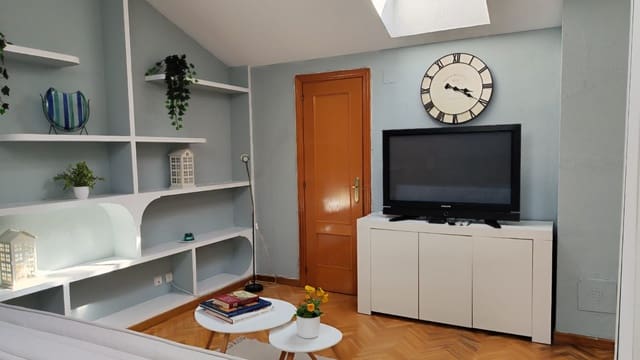 1 quarto Apartamento para arrendar em Salvador, Madrid cidade - 800 € (Ref: 8274095)