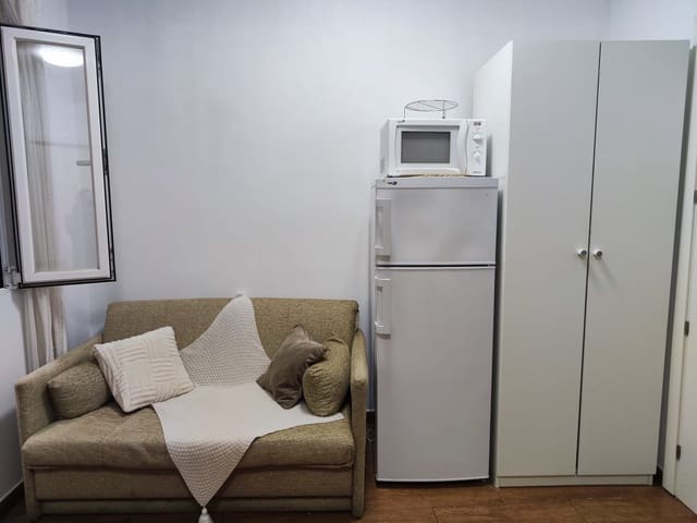 2 bedroom Flat for rent in Castellana, Madrid city - € 1,450 (Ref: 8696425)