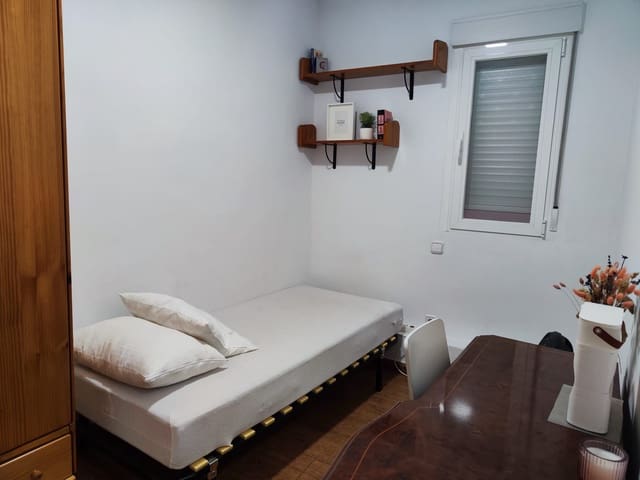 2 bedroom Flat for rent in Castellana, Madrid city - € 1,450 (Ref: 8696425)