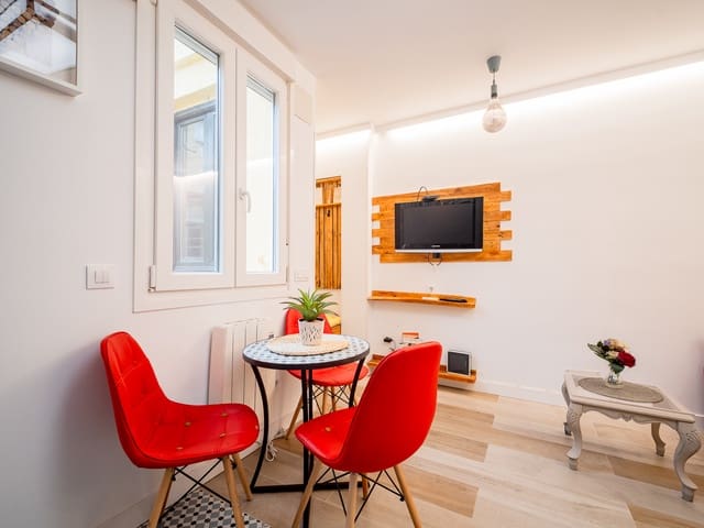 2 soveværelse Lejlighed til leje i Embajadores, Madrid by - € 1.500 (Ref: 8735255)