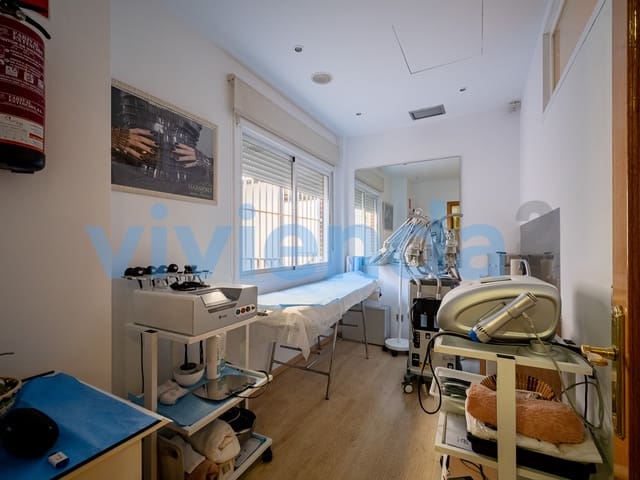 7 slaapkamer Bedrijf te huur in Canillas, Madrid stad - € 2.650 (Ref: 8815526)