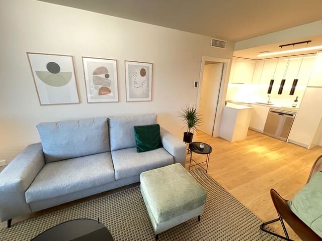 1 soveværelse Lejlighed til leje i Valdeacederas, Madrid by med swimmingpool garage - € 2.000 (Ref: 8923544)