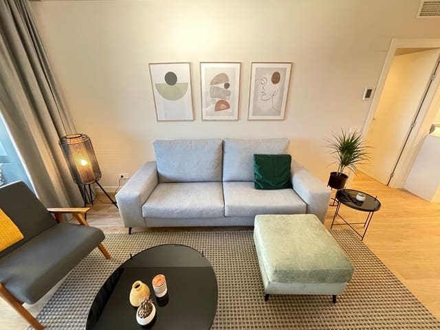 1 soveværelse Lejlighed til leje i Valdeacederas, Madrid by med swimmingpool garage - € 2.000 (Ref: 8923544)